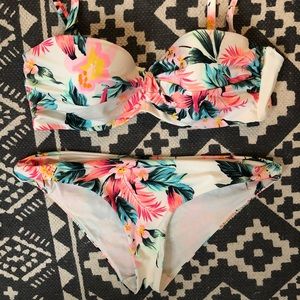 NWOT Floral Print Bikini Set